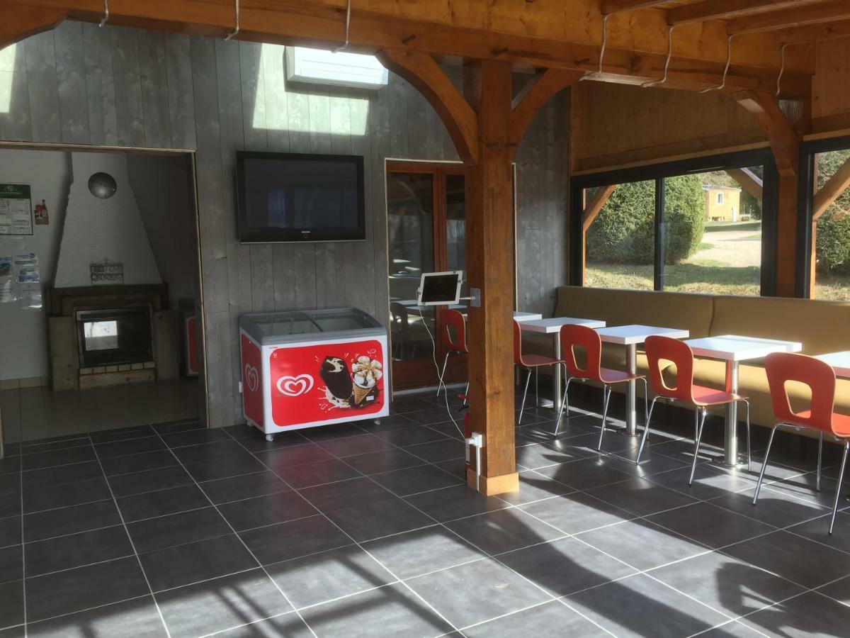 Camping Porte Des Vosges Bulgnéville Exteriör bild