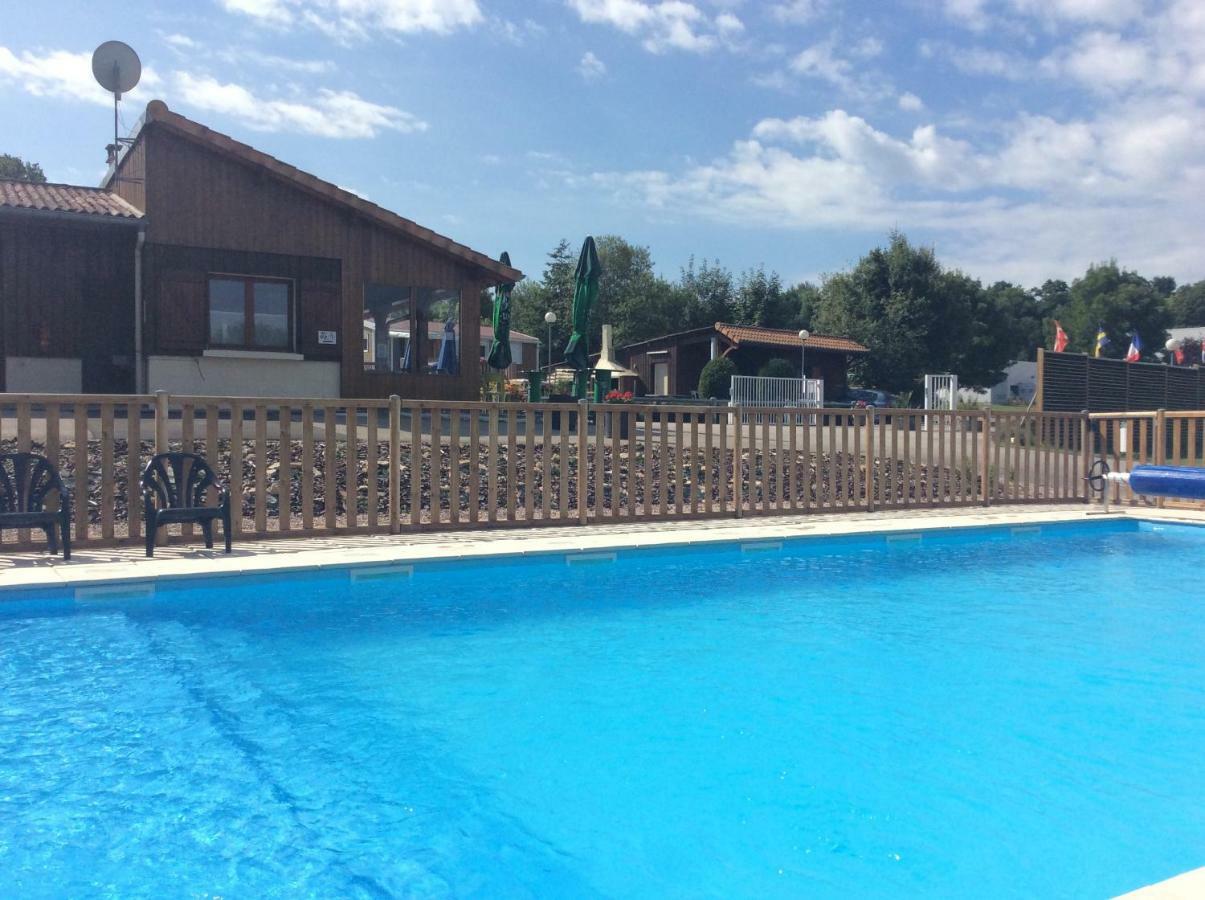 Camping Porte Des Vosges Bulgnéville Exteriör bild